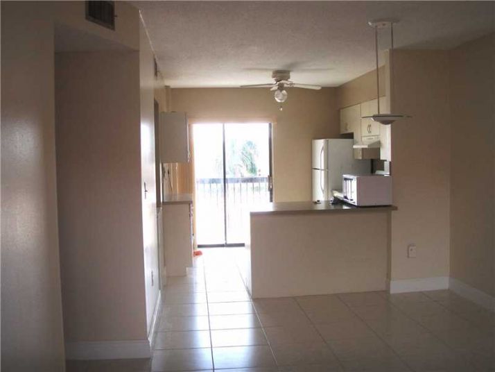 5290 W 21 CT # 405, Hialeah, FL 33016