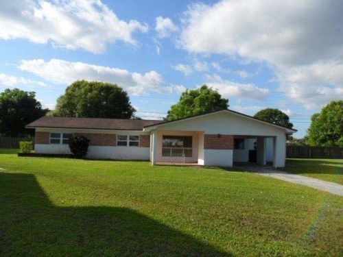 1870 Lake Cir, Fort Pierce, FL 34945