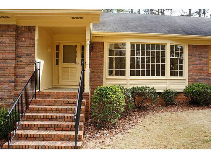 5522 Leather Stocking Lane, Stone Mountain, GA 30087