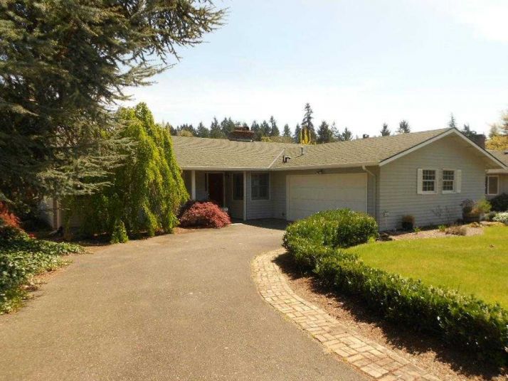 103 Madrona Park Dr, Steilacoom, WA 98388