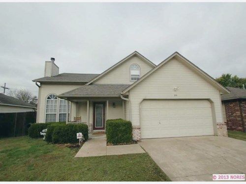 204 N Valley Drive, Catoosa, OK 74015