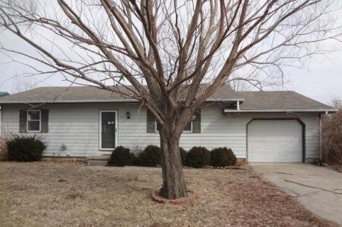 404 N Joyce St, Solomon, KS 67480