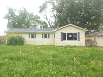 406 S Central St, Waldron, IN 46182