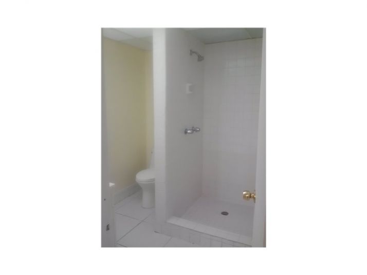 10090 NW 80 CT # 1203, Hialeah, FL 33016