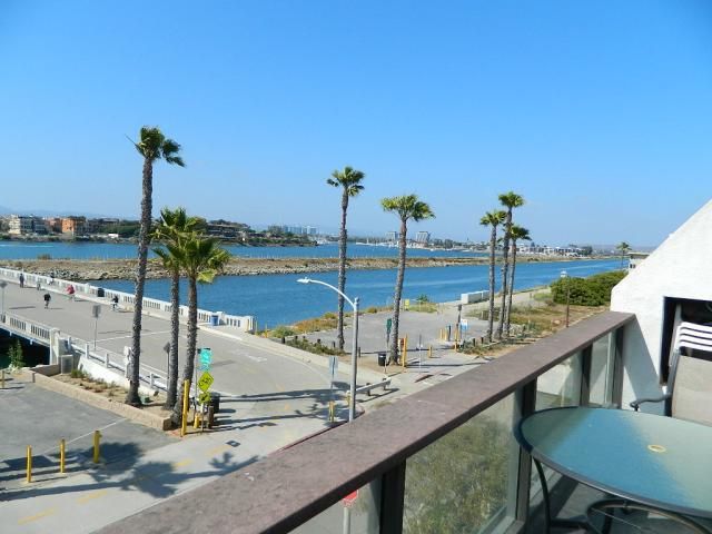 6209 Pacific Ave #302, Playa Del Rey, CA 90293