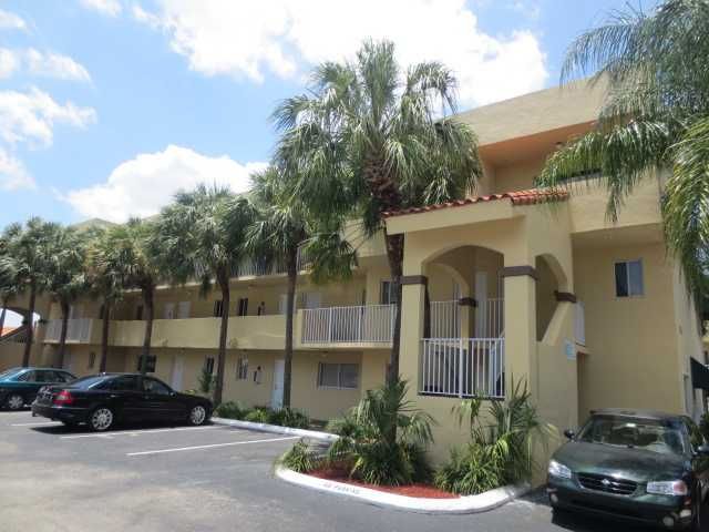 2710 W 76th St Apt 207, Hialeah, FL 33016