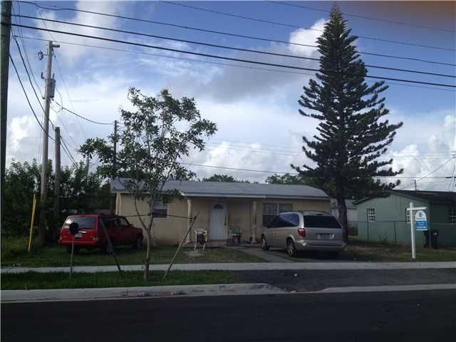 979 NW 14 ST, Homestead, FL 33034