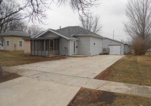 1504 11th Street, Emmetsburg, IA 50536