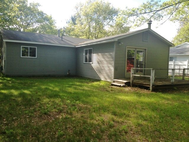 10615 Lake Ave, Ossineke, MI 49766