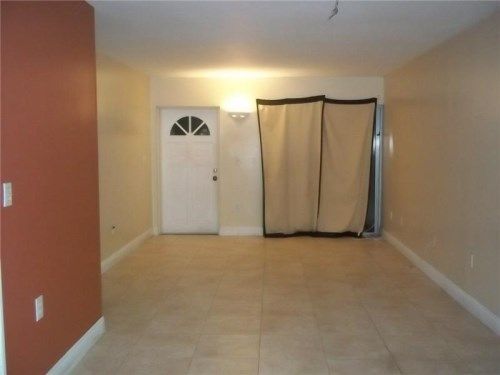 15695 SW 82 CR # 1-4, Miami, FL 33193