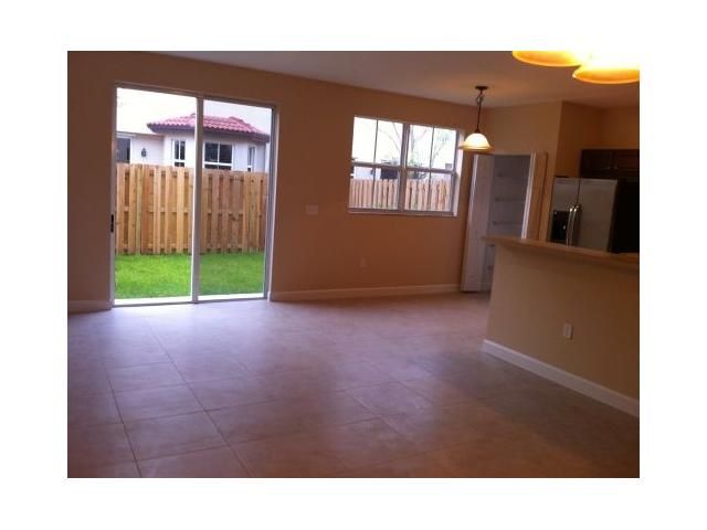 1043 NE 207 TE # 1043, Miami, FL 33179