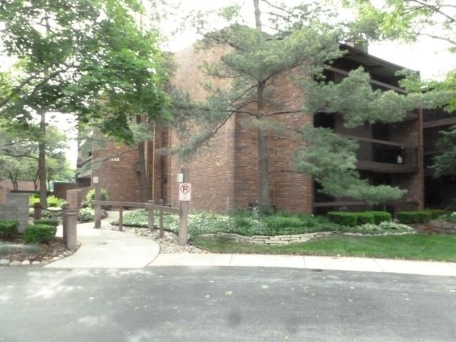 14511 Central Ct Apt Ph2, Oak Forest, IL 60452