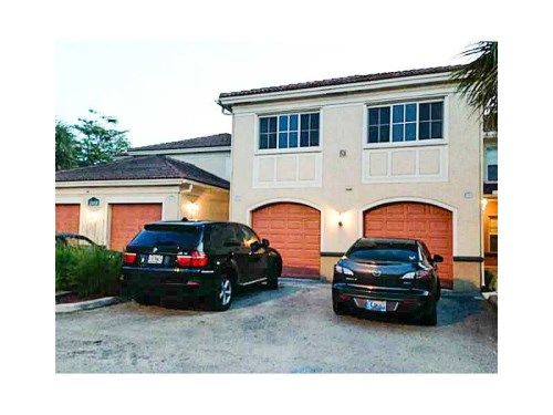 2458 CENTERGATE DR # 202, Hollywood, FL 33025