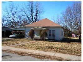 114 Pritchard St, Berryville, AR 72616