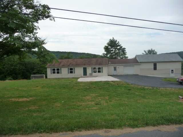 20 Ridge Rd, New Bloomfield, PA 17068