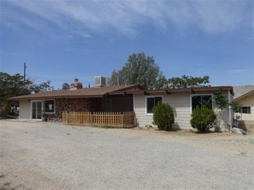 7490 Barberry Avenue, Yucca Valley, CA 92284