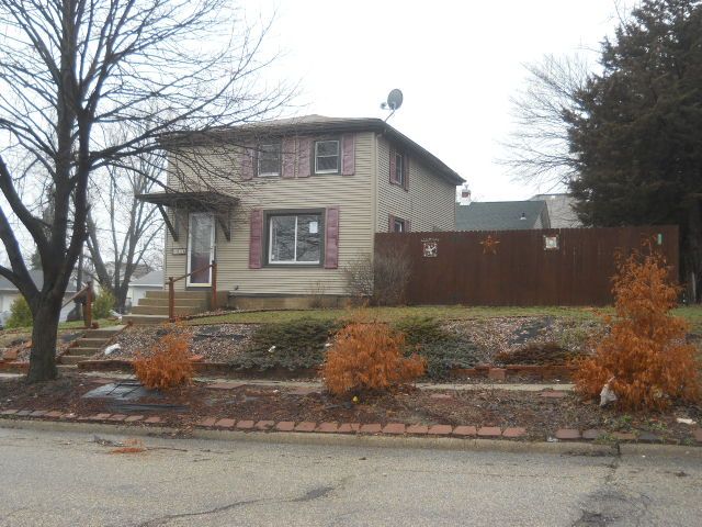 103 N Washington St, Janesville, WI 53548