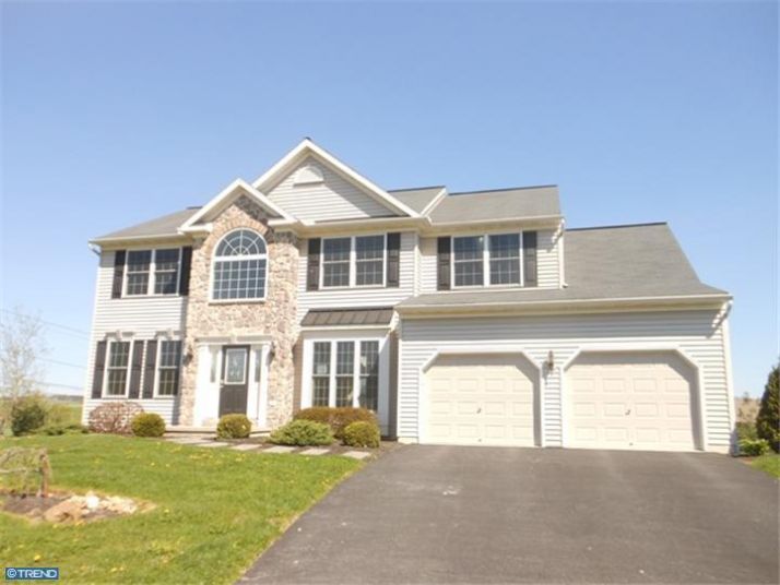 2 Mill Stream Dr, Morgantown, PA 19543