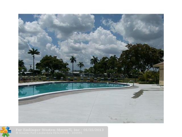 8517 SW 17TH ST, Fort Lauderdale, FL 33324