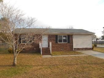 111 E Jackson St, Coats, NC 27521