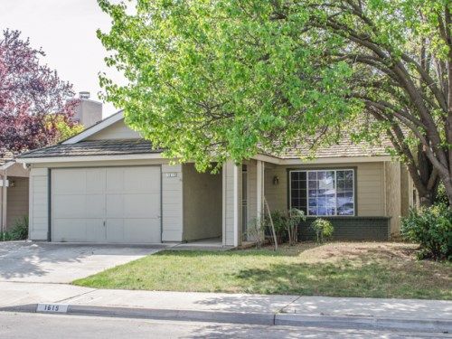 1615 E Solar Avenue, Fresno, CA 93720