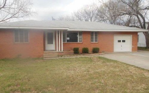 313 SE Queenstown Ave, Bartlesville, OK 74006