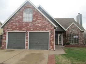 1704 S Gardenia Pl, Broken Arrow, OK 74012