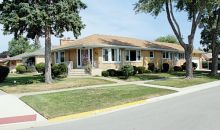 2357 Stratford Westchester, IL 60154