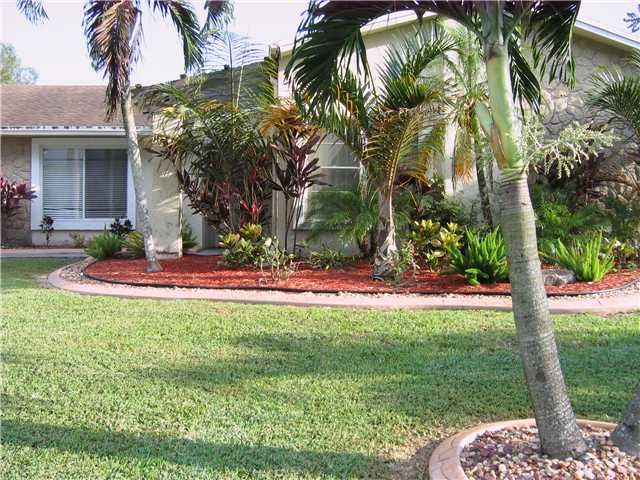 10830 SW 27TH CT, Fort Lauderdale, FL 33328