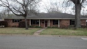 102 Wynnwood Drive, Palestine, TX 75801