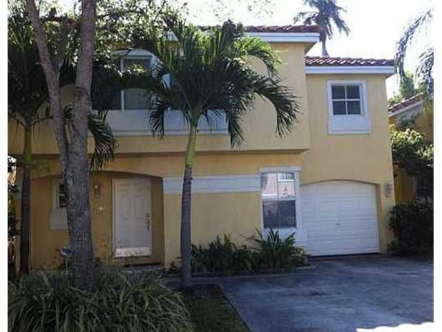 1811 E TRAFALGAR CR, Hollywood, FL 33019