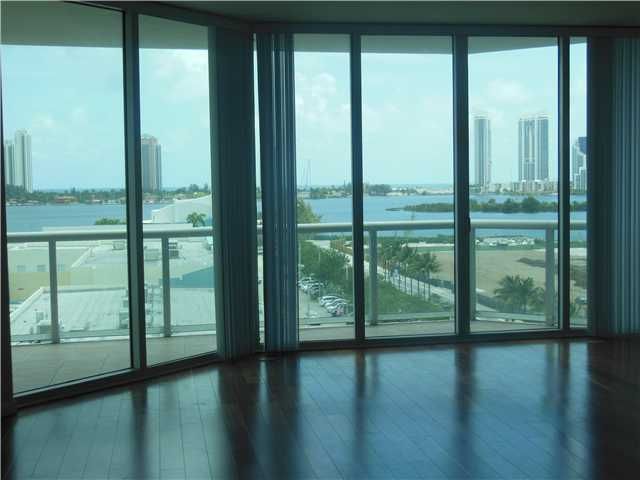 3131 NE 188 ST # 2-806, Miami, FL 33180