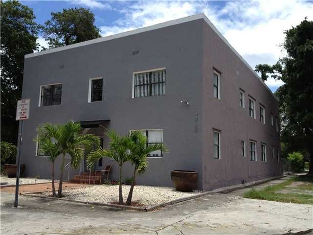 2500 NE 192 ST # 5, Miami, FL 33180