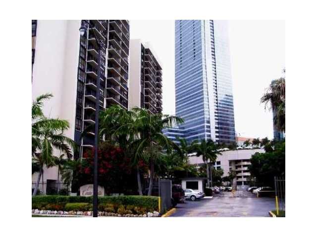 1450 BRICKELL BAY DR # 812, Miami, FL 33131