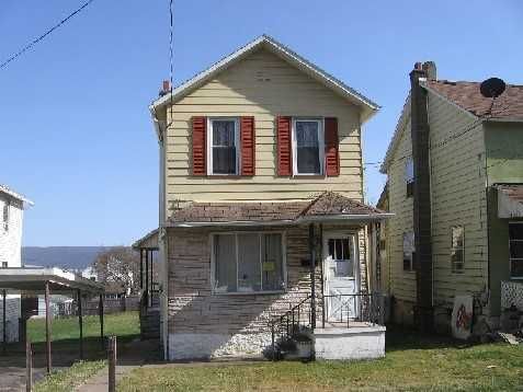 12 Barney St, Plymouth, PA 18651