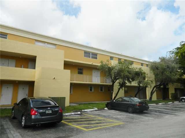 9371 FONTAINEBLEAU BL # I-205, Miami, FL 33172