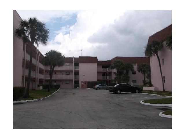 8000 LAGOS DE CAMPO BL # A-307, Fort Lauderdale, FL 33321