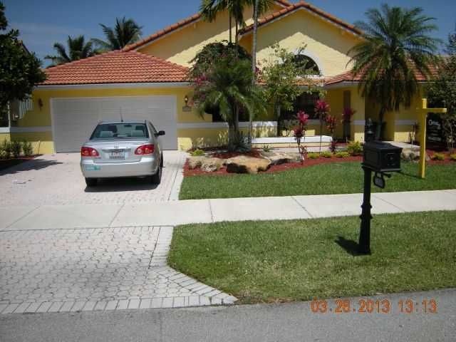 8811 SOUTHERN ORCHARD RD, Fort Lauderdale, FL 33328