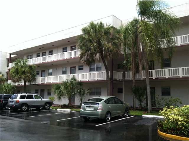 8400 LAGOS DE CAMPO BL # 204, Fort Lauderdale, FL 33321