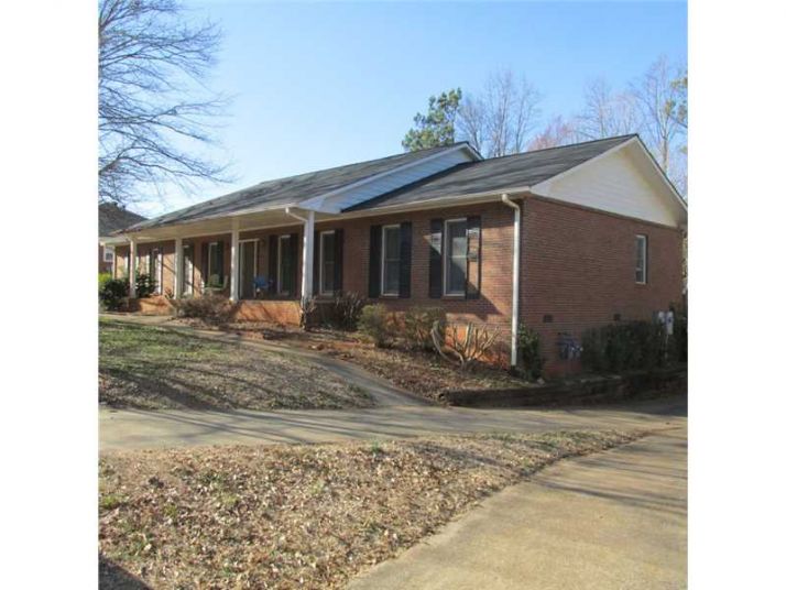 540 Grimes Place, Roswell, GA 30075