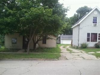 111 Cleveland St, Anamosa, IA 52205