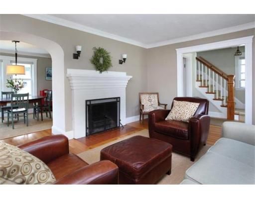 40 Tennyson St, West Roxbury, MA 02132