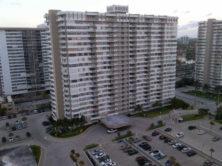 1980 S OCEAN DR # 21K, Hallandale, FL 33009