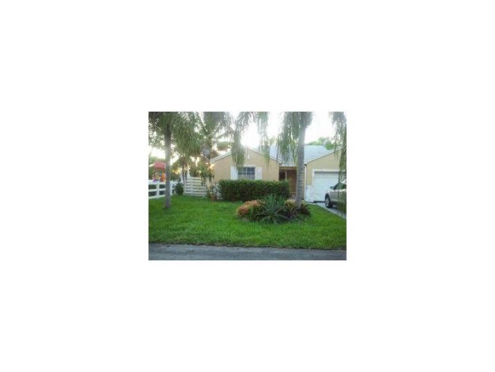 14464 SW 138 AV, Miami, FL 33186