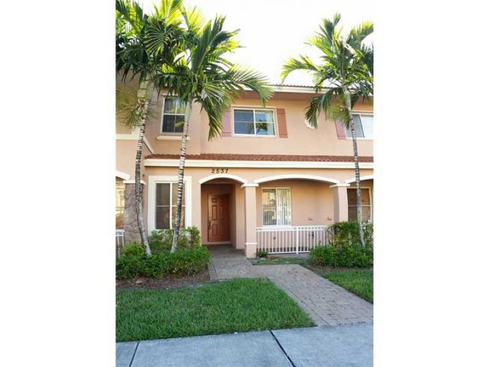 2537 SW 83RD AV # 103, Hollywood, FL 33025