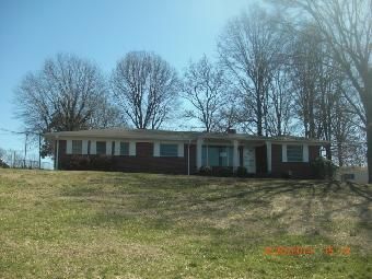 901 Parkway Avenue, Madison, NC 27025