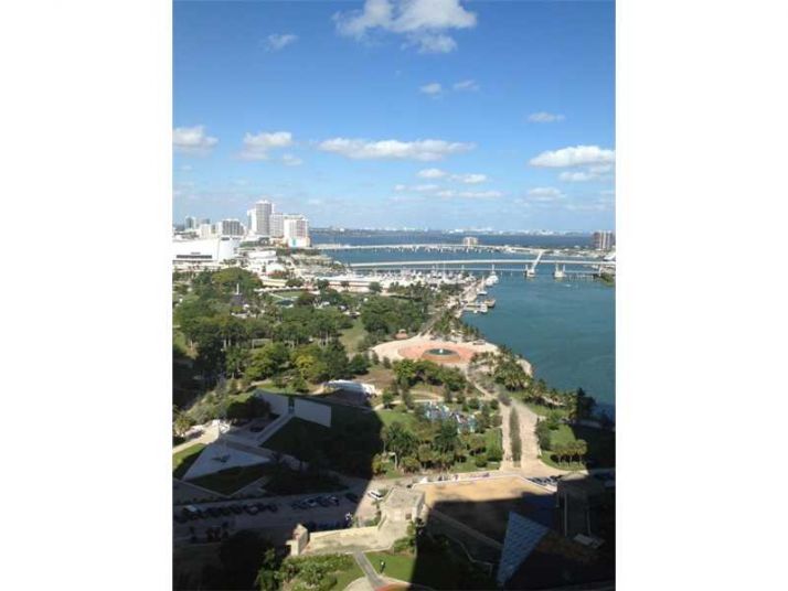 325 S BISCAYNE BL # 2716, Miami, FL 33131