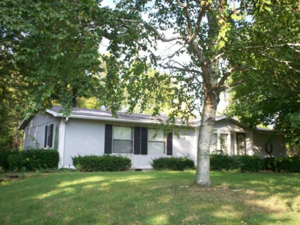 6804 W North St, Owensville, IN 47665