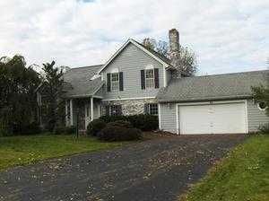 48 Chippenham Dr, Penfield, NY 14526