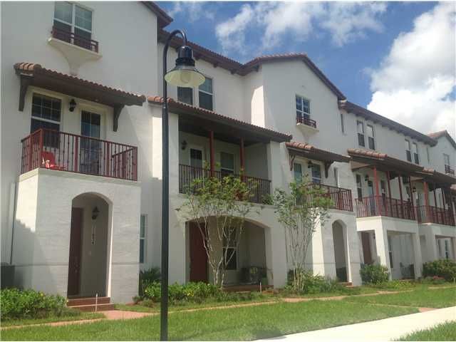 11836 SW 27 # 503, Hollywood, FL 33025